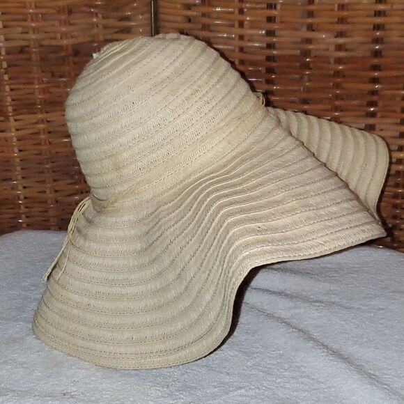 Sustainable Paper Floppy Sun Hat - Picture 2 of 6